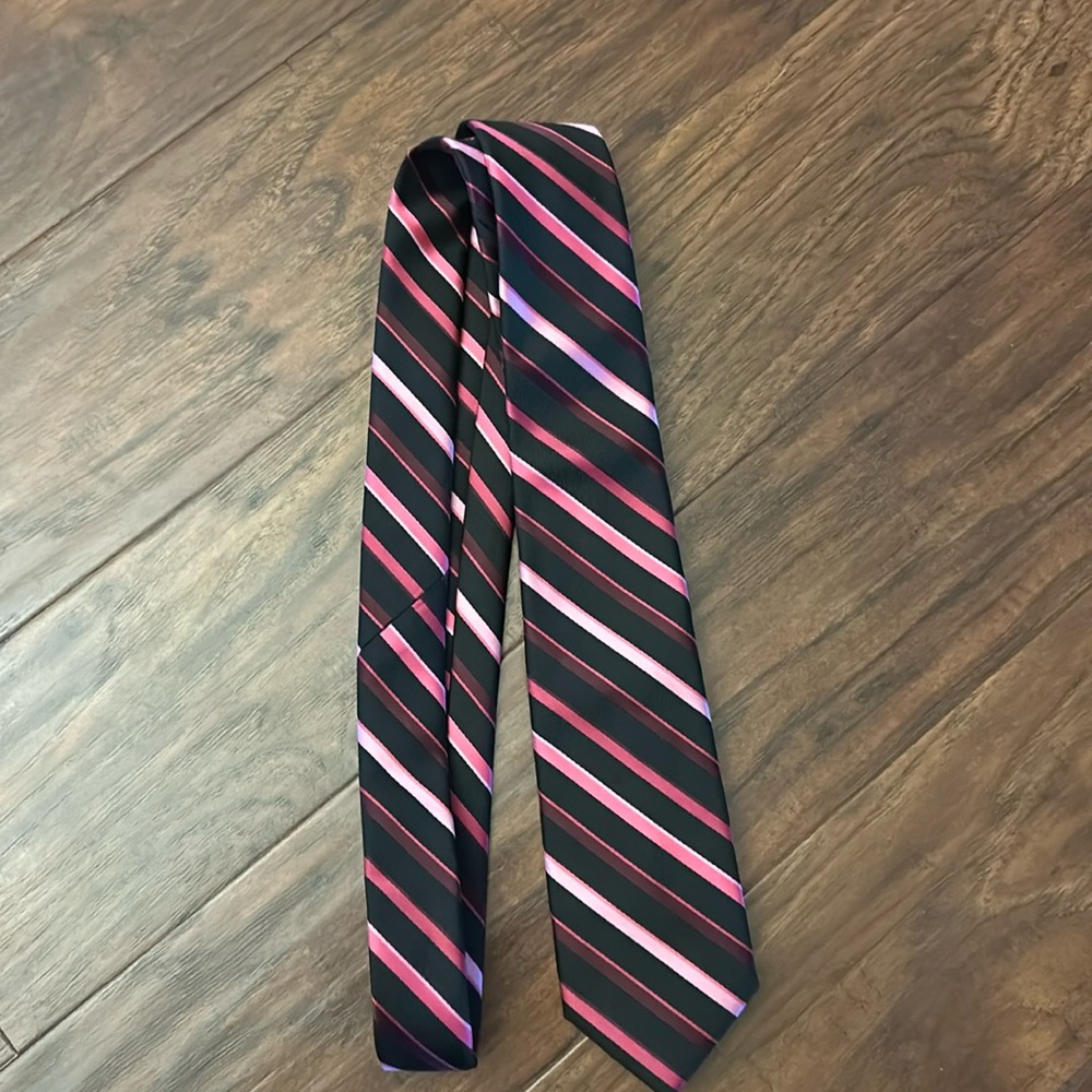 Pink and purple stripe tie
JFerrar